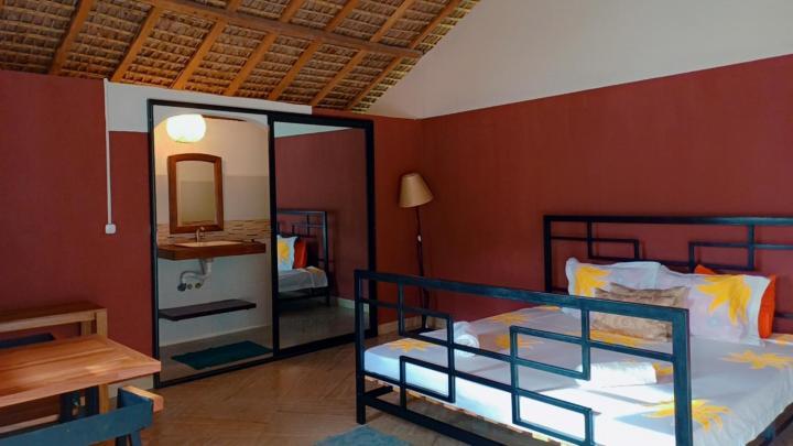 Le Jardin Des Delices Hotell Mahajanga Exteriör bild